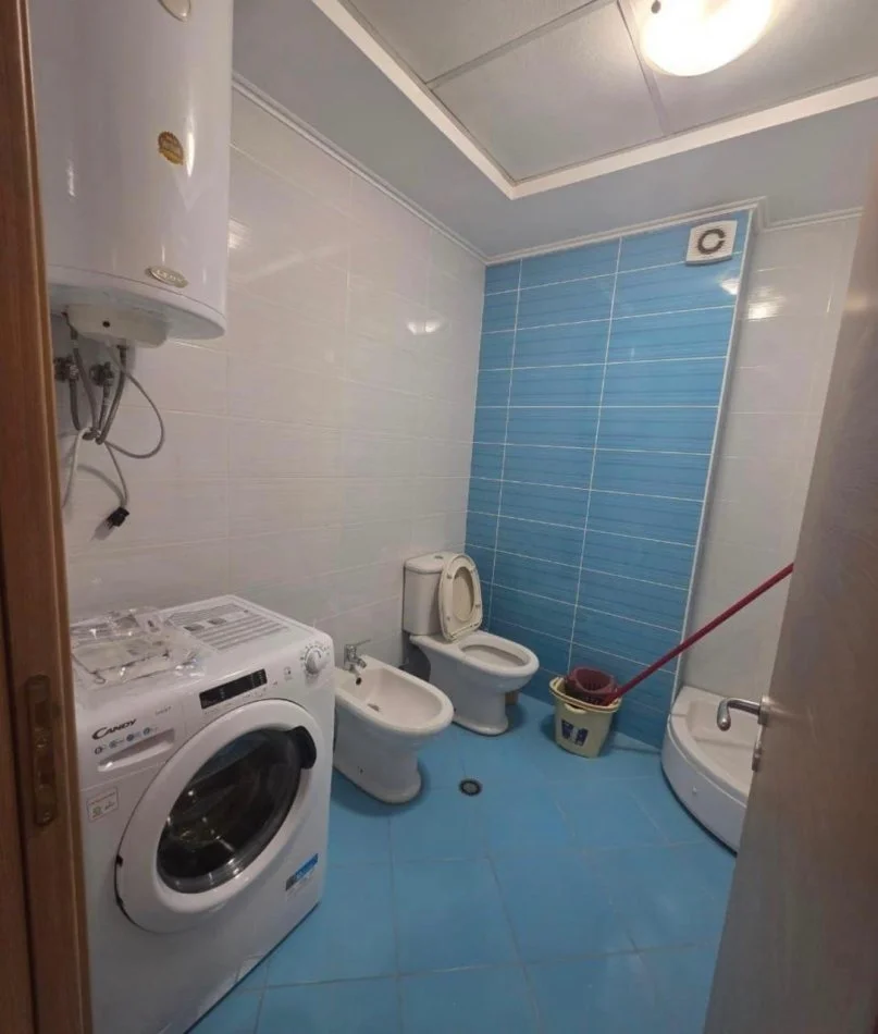 Tirana, appartamento in affitto con una camera da letto, balcone, piano 2, 68 m², 500 € (5 mesi)