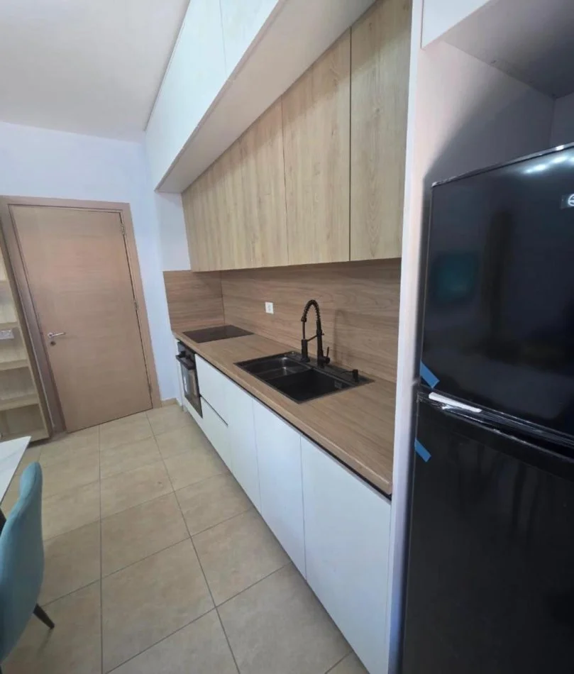 Tirana, appartamento in affitto con una camera da letto, balcone, piano 2, 68 m², 500 € (5 mesi)