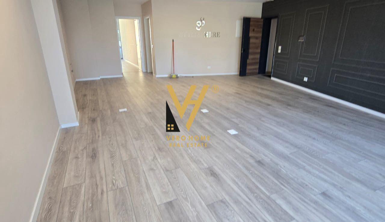 OFFICE 102 M2 WITH LAKE VIEW FLOOR FOR RENT 1,500 EURO