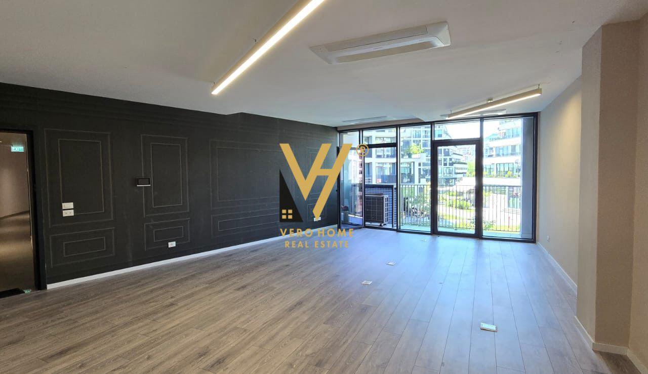JEPET ZYRE 102 M2 ME QERA TE LAKE VIEW 1.500 EURO