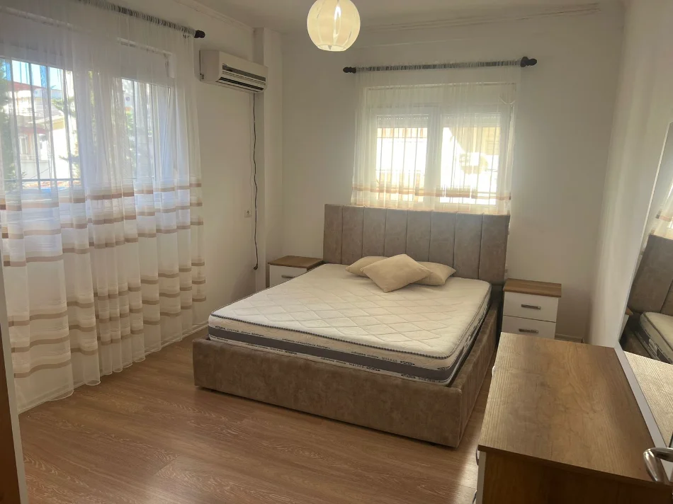 Tirane, affitto appartamento 3+1 Piano 1, 100 m² 600 € (zona Kodra e Diellit)