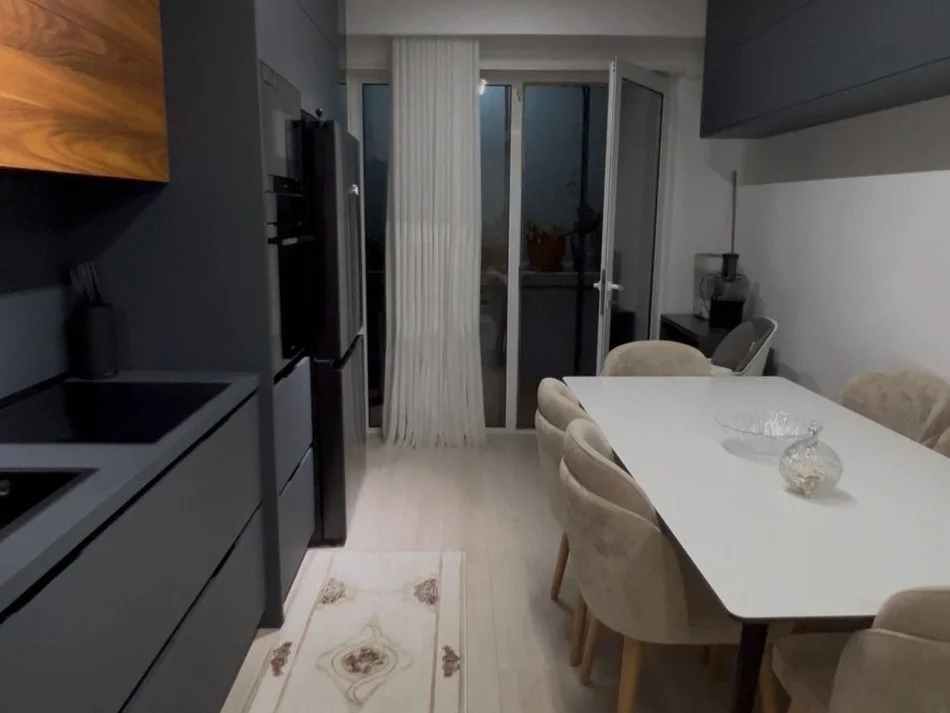 Tirane, affitto appartamento 2+1, 100 m², 800 € (BRRYL)