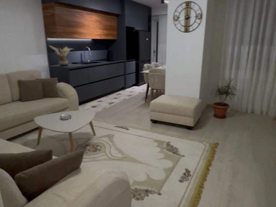 Tirane, affitto appartamento 2+1, 100 m², 800 € (BRRYL)