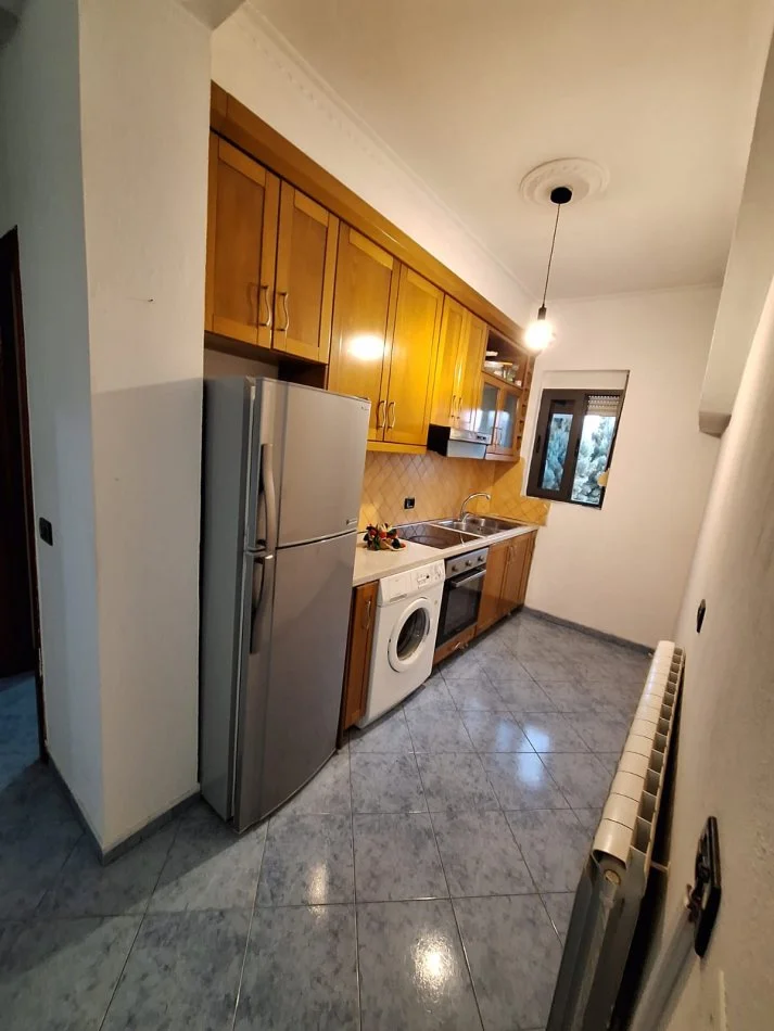 Tirane, Apartment for Rent 2+1+Balcony, 2nd Floor, 85 m², 500 € (BULEVARDI I RI)