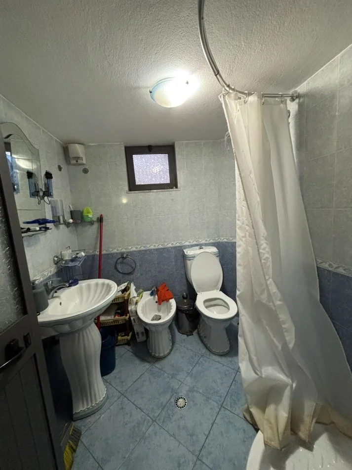 Tirane, Apartment for Rent 2+1+Balcony, 2nd Floor, 85 m², 500 € (BULEVARDI I RI)