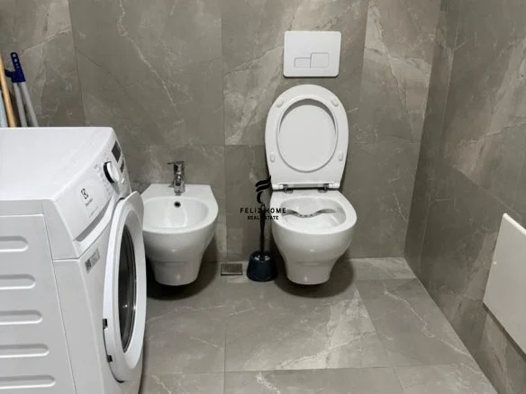 Tirane, Apartment for Rent 2+1+Balcony, 5th Floor, 108 m², €650 (RRUGA E KAVAJES)