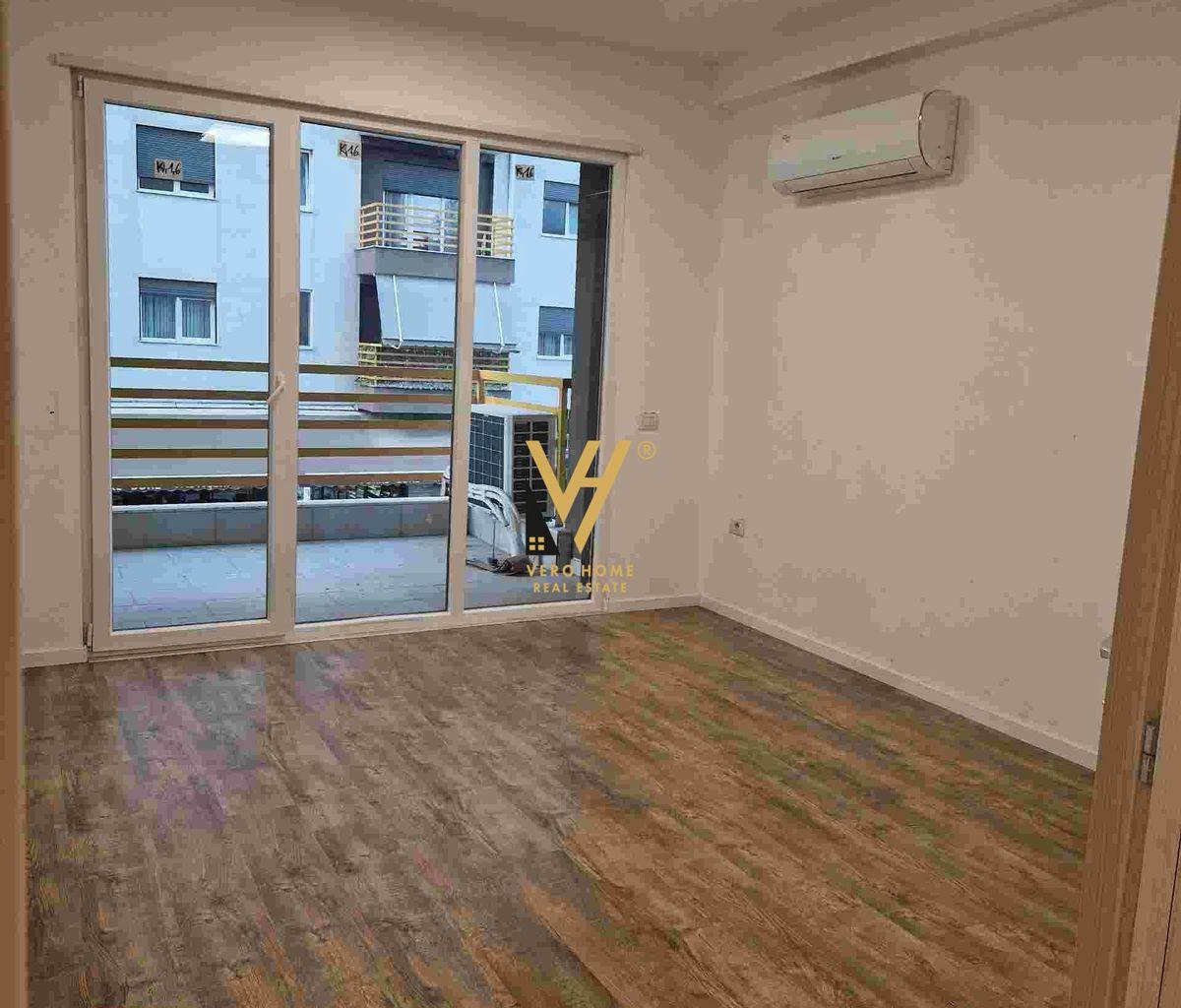 JEPET ZYRE 75 M2 ME QERA TEK E88, RR.DRITAN HOXHA 65.000 LEK