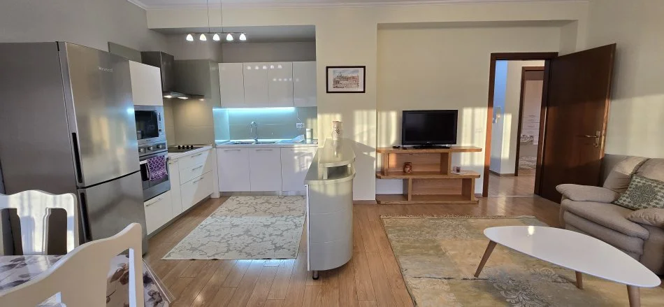 Tirane, affitto appartamento 2+1 Piano 7, 115 m² 750 € (NUOVA COSTRUZIONE)