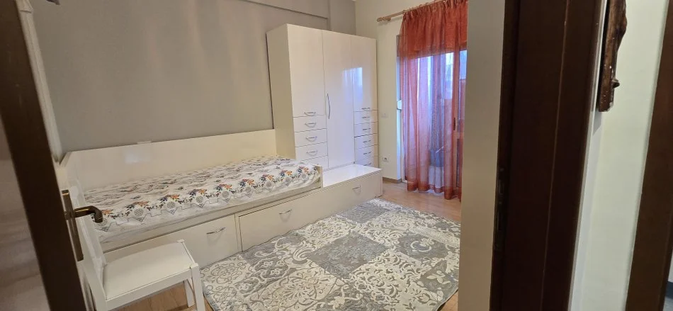 Tirane, affitto appartamento 2+1 Piano 7, 115 m² 750 € (NUOVA COSTRUZIONE)
