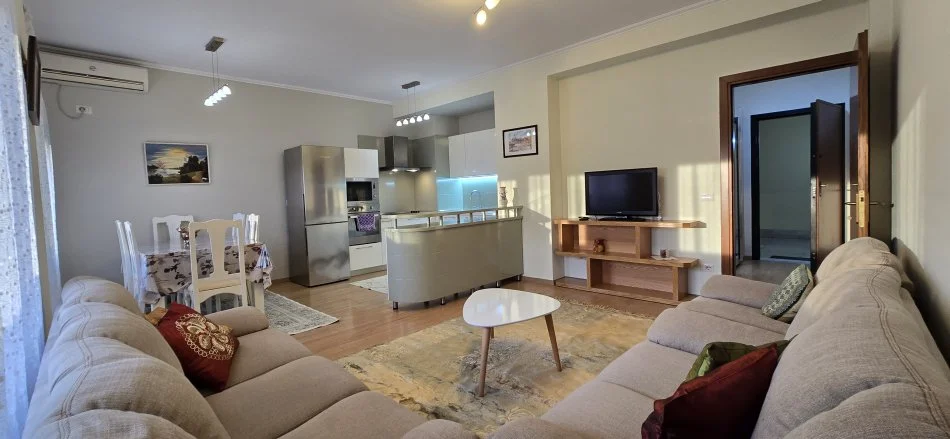 Tirane, affitto appartamento 2+1 Piano 7, 115 m² 750 € (NUOVA COSTRUZIONE)