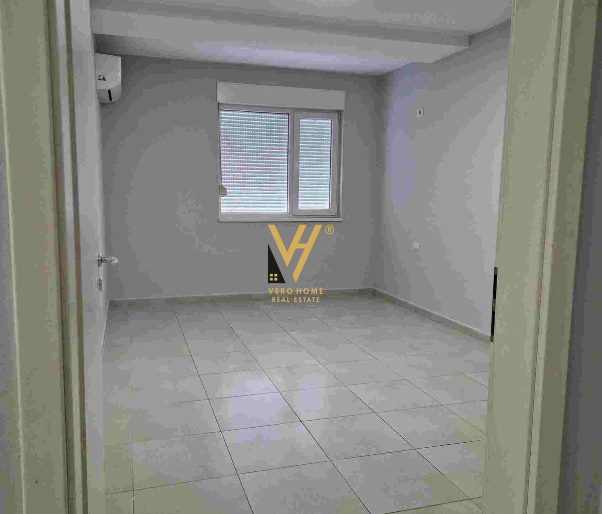 FOR RENT 50 m2 APARTMENT WITH BALCONY IN MANGALEMI COMPLEX, DECEMBER 21, 40,000 LEK