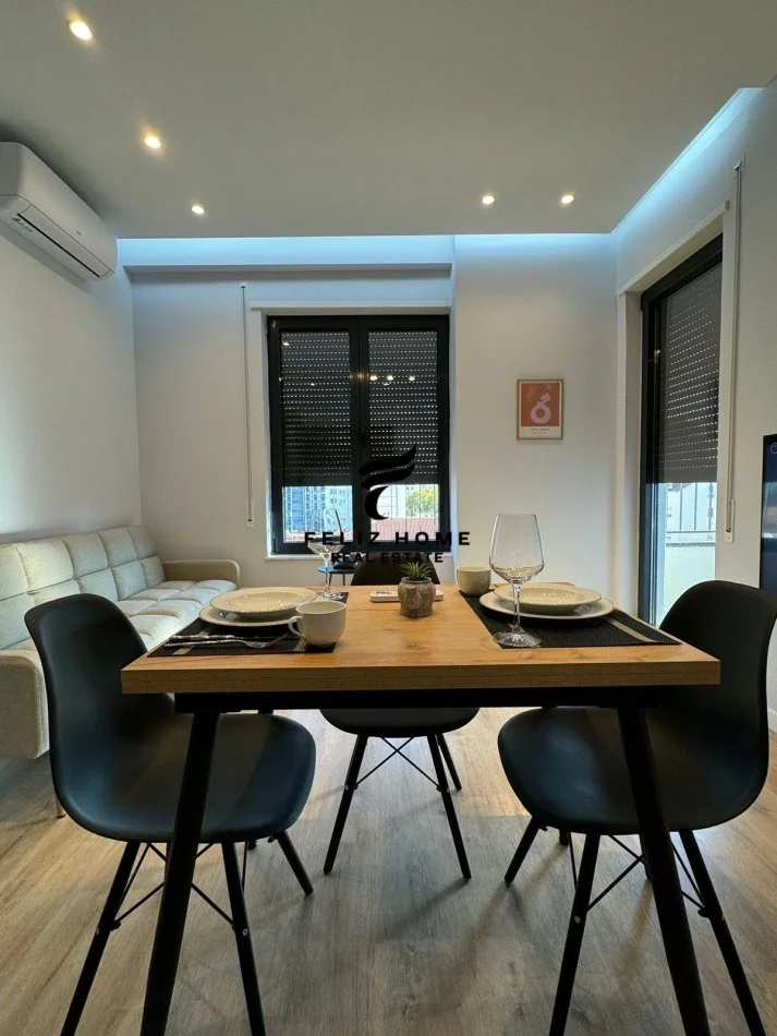 Tirane, affitto mensile appartamento 1+1+Balcone Piano 6, 60 m² 650 € (KARL GEGA)