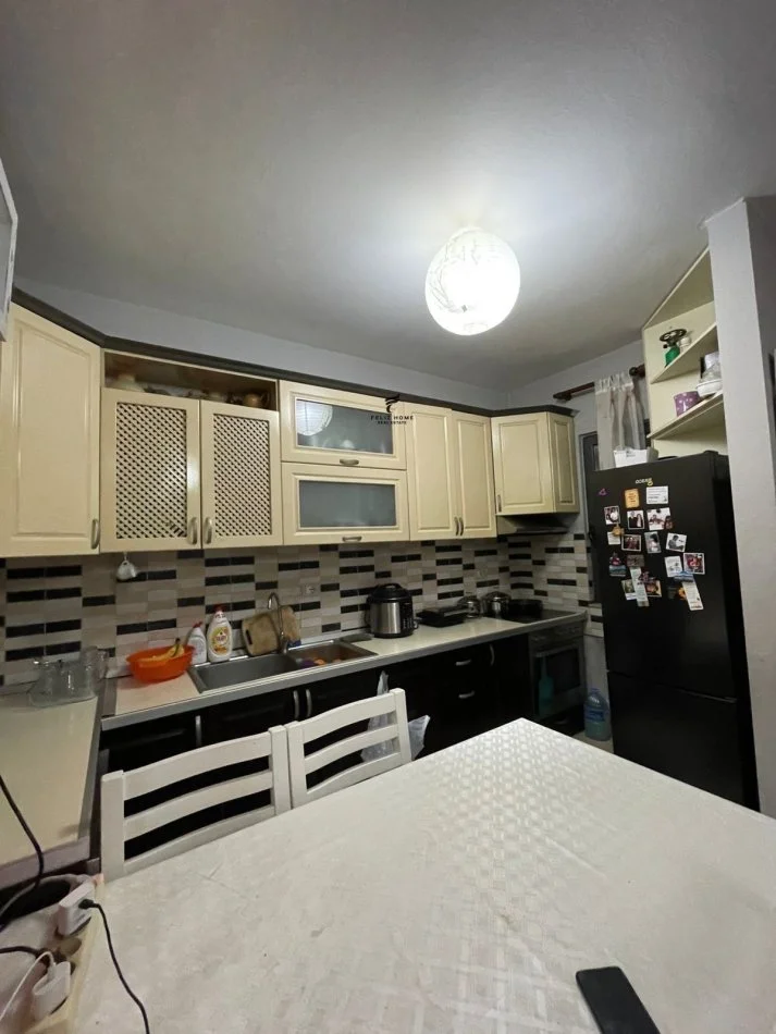 Tirane, affitto appartamento 2+1 Piano 3, 120 m² 620 € (ECO MARKET)