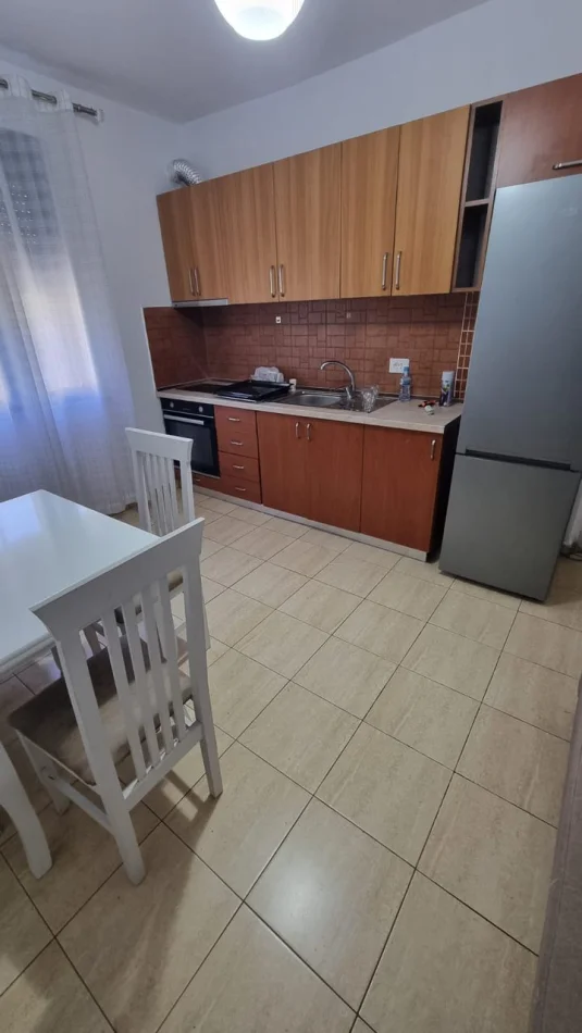 Tirane, affitto appartamento 2+1 Piano 3, 90 m² 550 € (Harry Fultz)