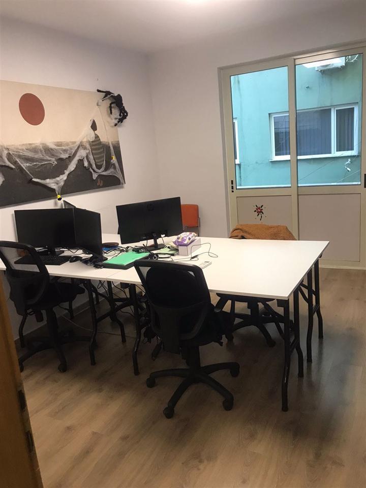 Zyre Me Qera Ne Bllok (ID BZ2723) Tirane