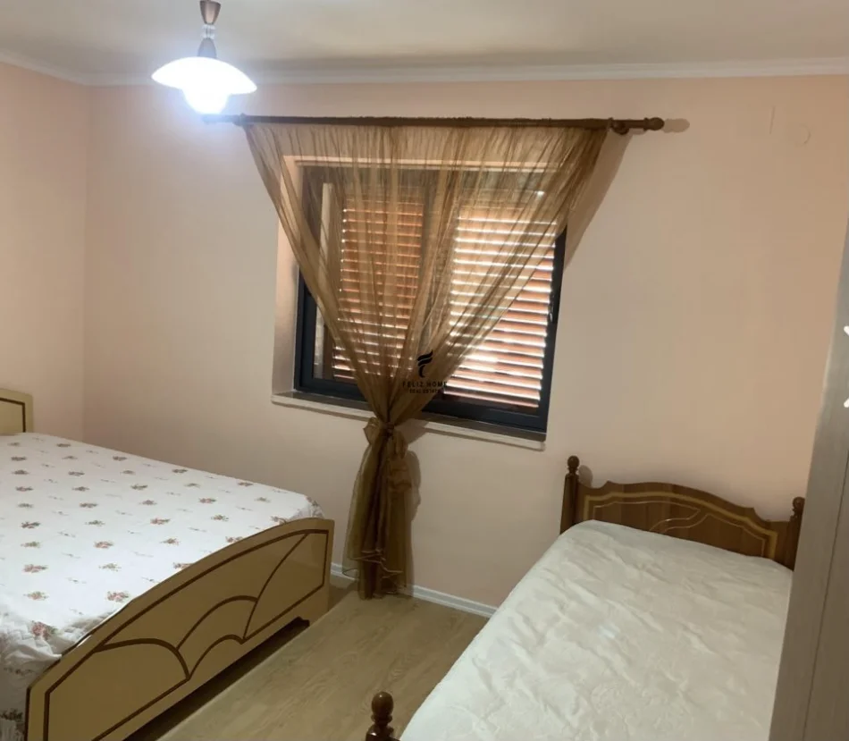 Tirane, affitto appartamento 1+1 Piano 2, 60 m² 600 € (CITTA STUDENTI)
