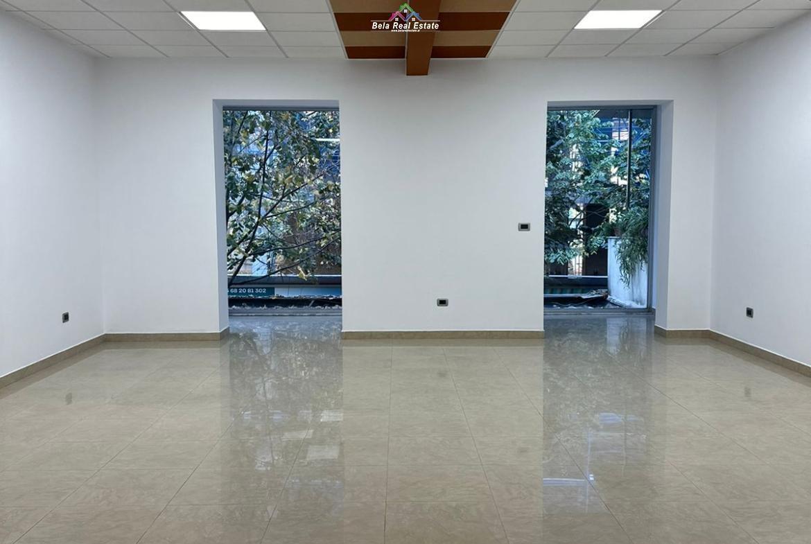 Zyre Me Qera Tek Blloku (ID BZ2463) Tirane