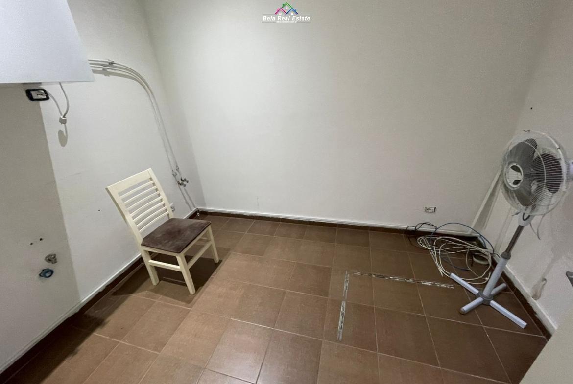 Jepet Me Qera Zyre Tek Zogu I Zi (ID BZ2134) Tirane