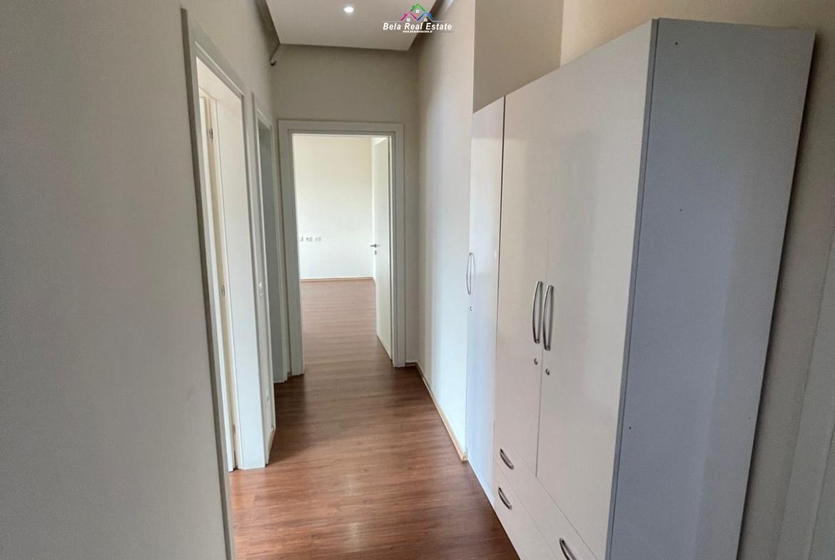Jepet Me Qera Zyre Tek Zogu I Zi (ID BZ2134) Tirane