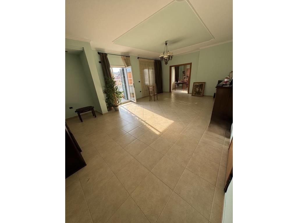 Office Space for Rent in Komuna e Parisit