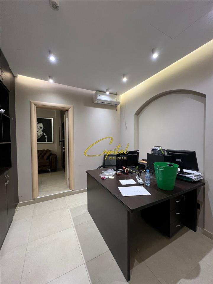 ZYRE ME QERA 30 M2 RRUGA MYSLYM SHYRI 600 EURO