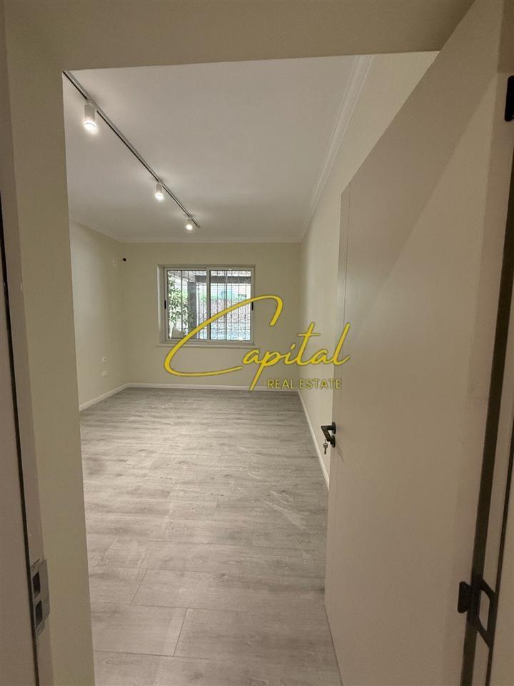 RENTAL ROOM 80 m2 IN BLOCK 1,500 EURO
