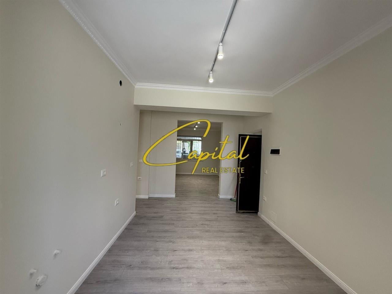 ZYRE ME QERA 80 M2 ISH BLLOKU 1.500 EURO