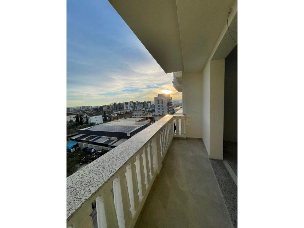Shitet, Apartament 1+1, Kamëz, Tiranë.