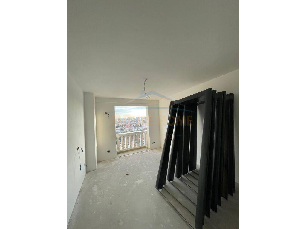 Shitet, Apartament 1+1, Kamëz, Tiranë.