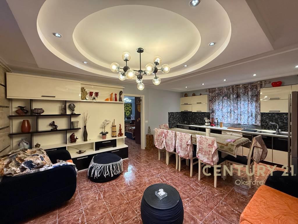 EKSKLUZIVE! OKAZION SHESIM APARTAMENT 2+1 ,BUZE RRUGES "DRIT