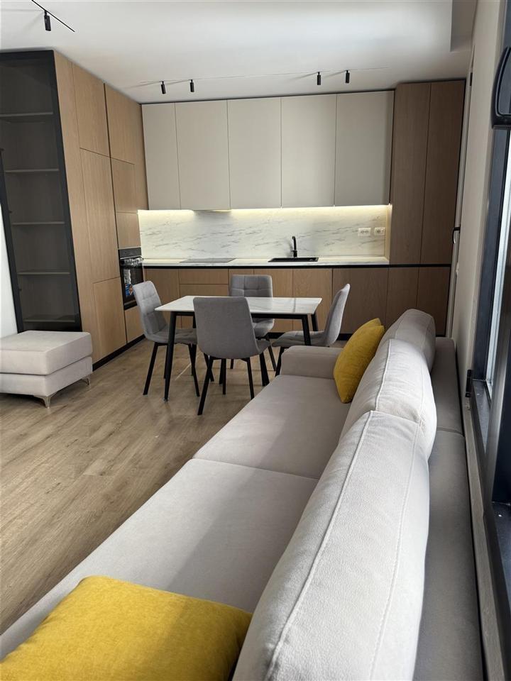 APARTAMENT ME QERA 2+1 FROSINA PLAKU 750 EURO