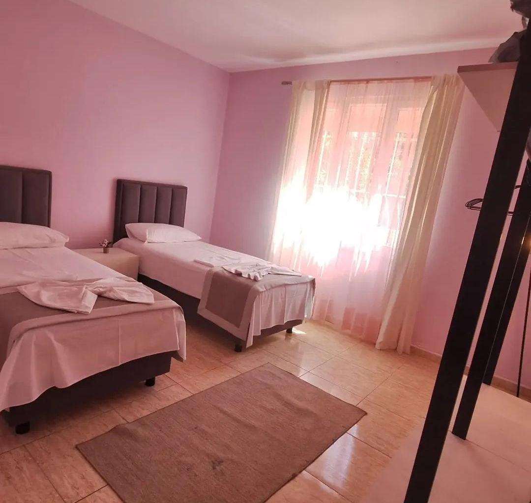 Affitto appartamento vicino a una casa privata, Hotel Mondial