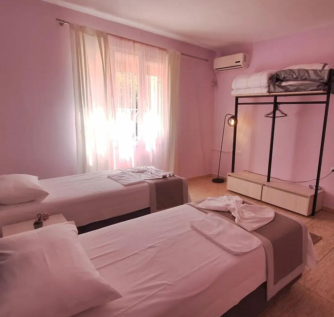 Affitto appartamento vicino a una casa privata, Hotel Mondial