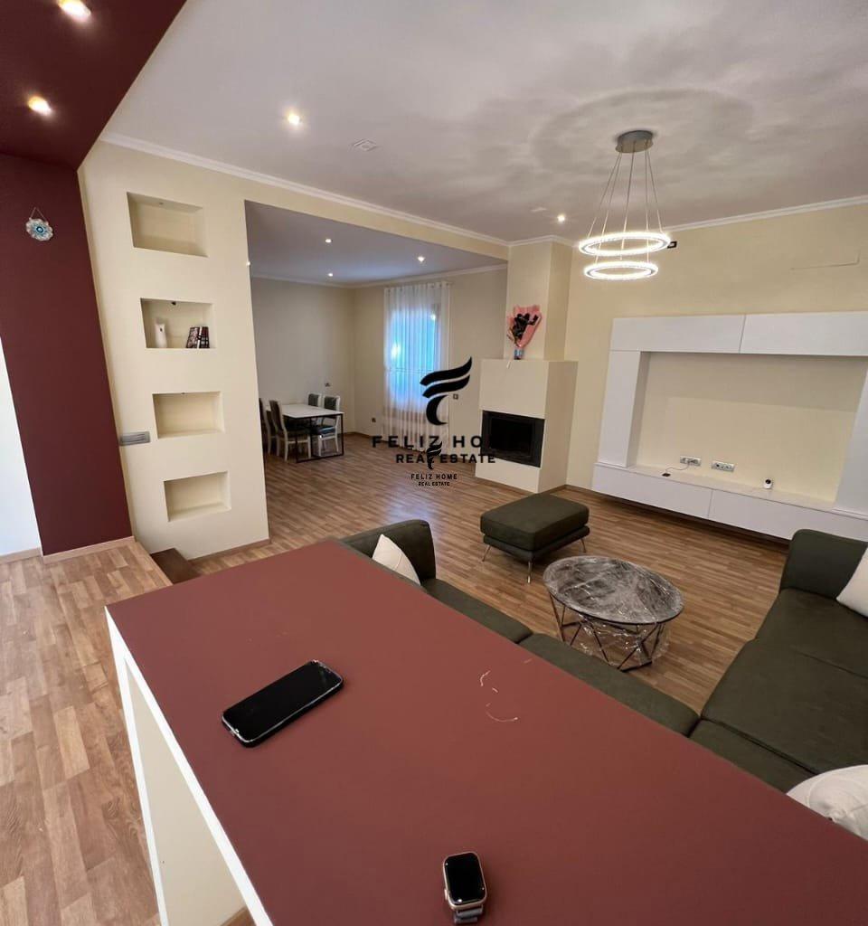 Vile 3 Piani in Vendita a 280.000 Euro