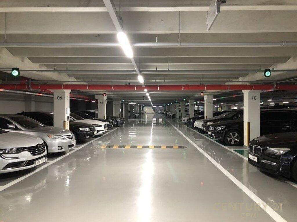 SHITET PARKIM NE ALI DEM!