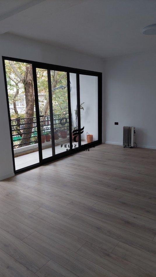 Zyra in affitto di 120 m2 in via Myslym Shyri