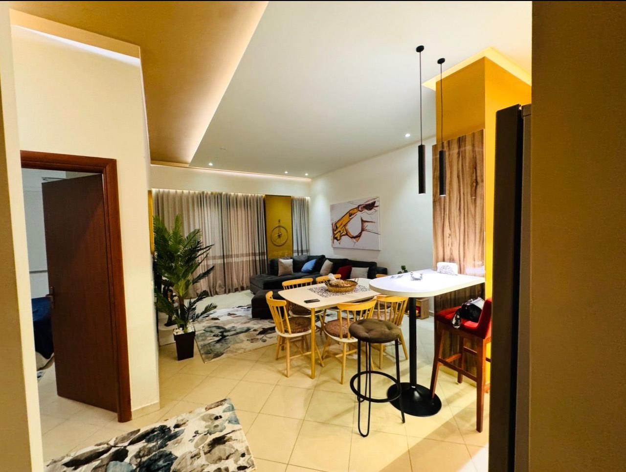 Appartamento 1+1 con posto auto, zona Diellit
