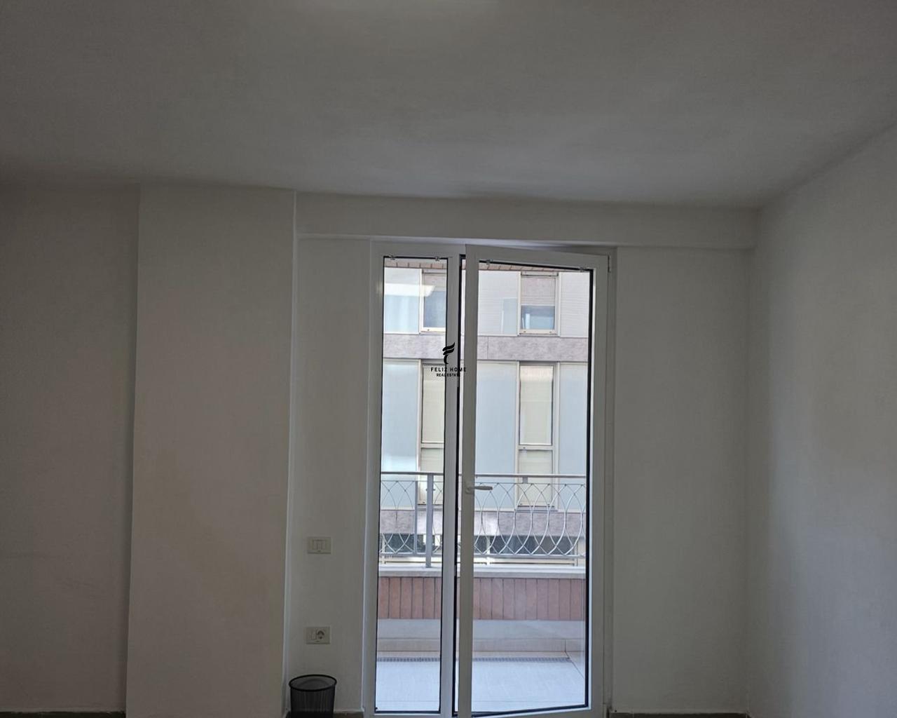 ZYRE ME QERA 74 M2 LICEU ARTISTIK 1250 EURO FH-64751