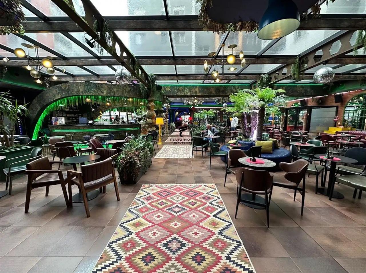 SHITET AMBIENT BIZNESI 970 M2 ASTIR 1.950.000 EURO