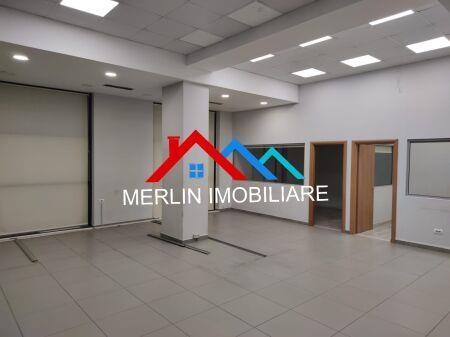 JEPET AMBJENT BIZNESI ME QERA, 110M2 NE KOMUNEN E PARISIT.