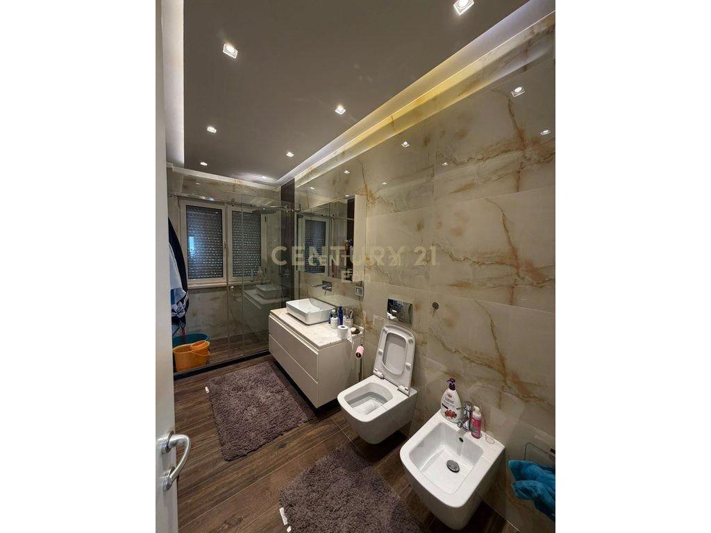APPARTAMENTO 2+1 IN VENDITA VICINO ALLA COMUNE, DURRES ! 308.000 €