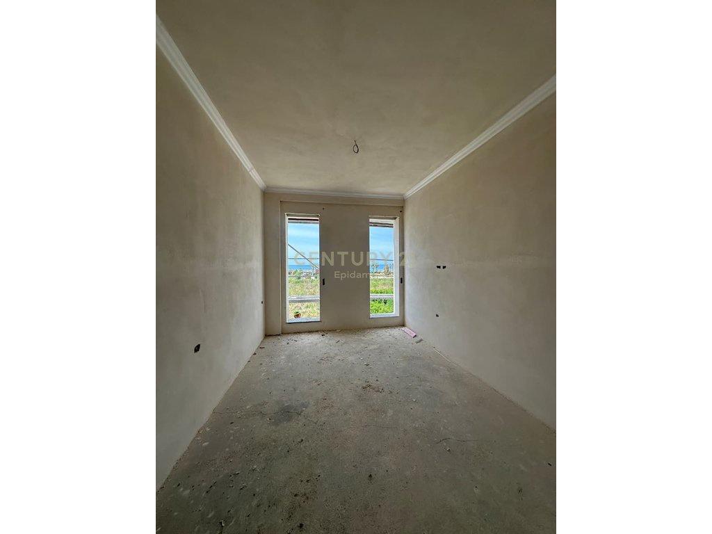 Appartamento 3+1+2+posto auto con vista mare in vendita a G