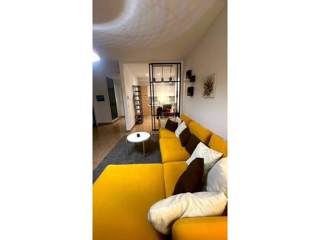 Jepet me qira apartament modern te Ambasador 3!