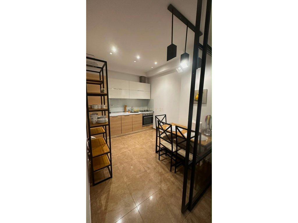 Jepet me qira apartament modern te Ambasador 3!