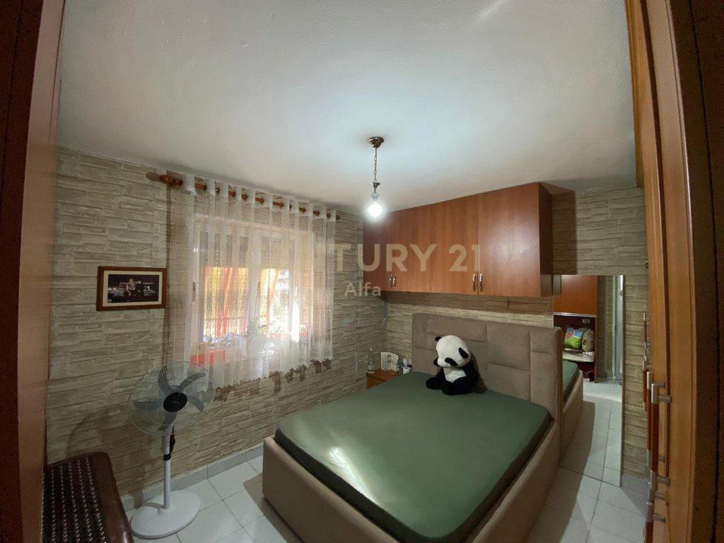 Shitet apartament 1+1 tek Selvia, pranë shkollës “Siri Kodra