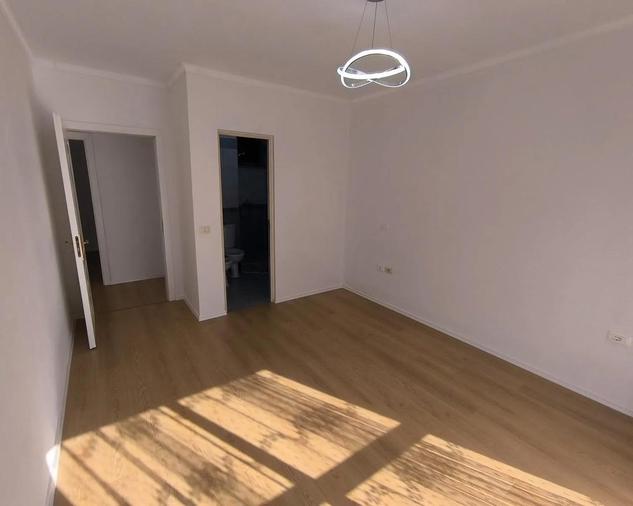 APARTAMENT 2+1 NË SHITJE – TEK RESTORANT FRESKU