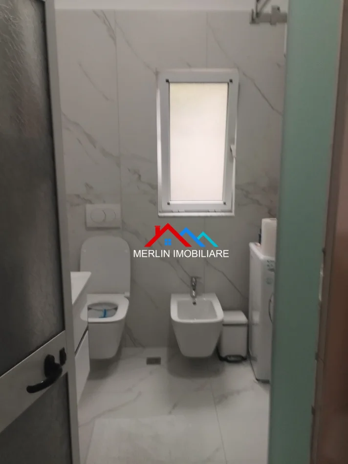Tirane, Apartment for Sale 4+1+Balcony, 3rd Floor, 176 m², €235,000 (RRUGA TANUSH SHYTI, KOMBINAT)