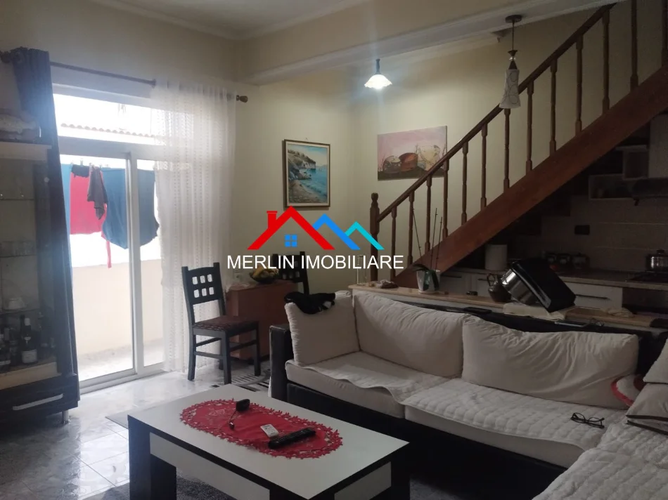 Tirane, Apartment for Sale 4+1+Balcony, 3rd Floor, 176 m², €235,000 (RRUGA TANUSH SHYTI, KOMBINAT)