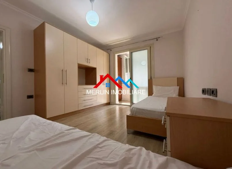 Tirane, vendesi appartamento 2+1+Balcone Piano 1, 90 m² 169.000 € (RRUGA KONGRESI I MANASTIRIT, SCUOLA PARITARIA)