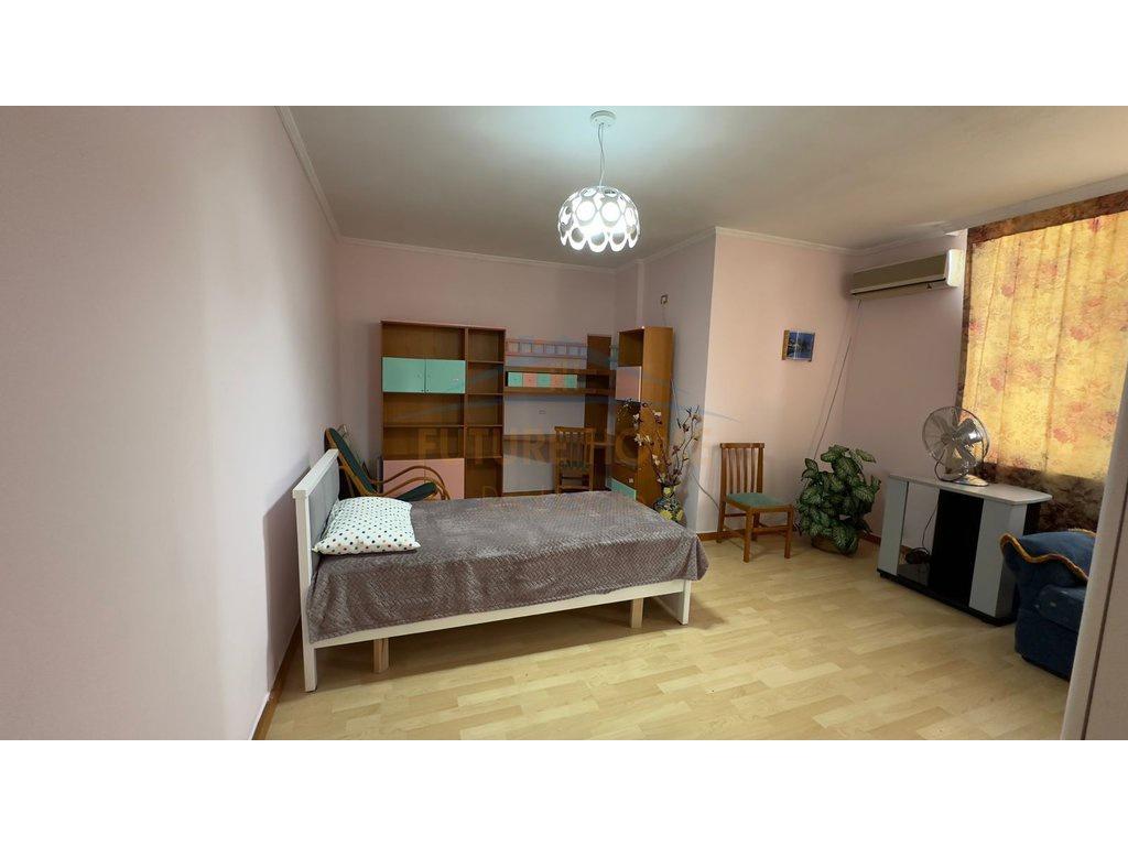 0694603851,Qera, Apartament 2+1+2, Rruga e Elbasanit , Tiran